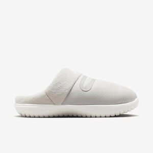 NIKE Women's Burrow Slippers Size 9 In Bone/Sail/Light Iron Ore/Coconut Milk